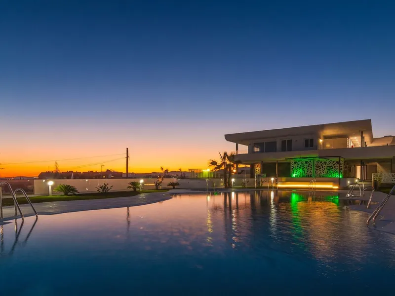 The apartment does not have a tourist license and the owner's association does not allow it.