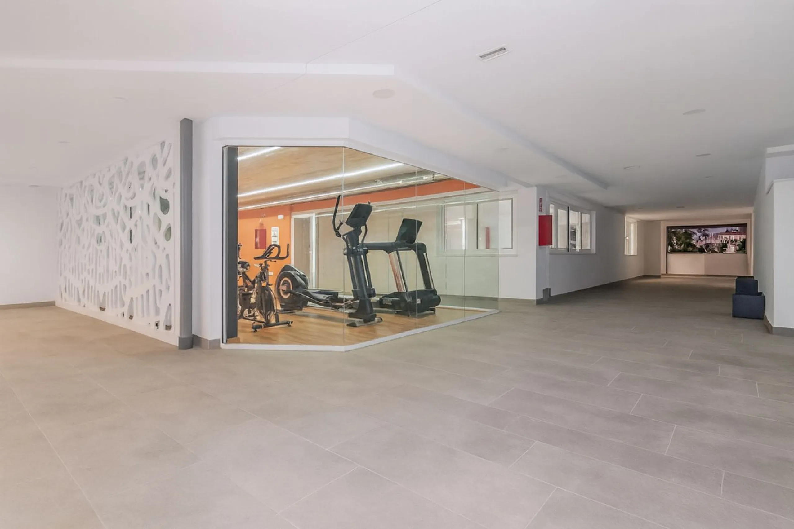 The apartment does not have a tourist license and the owner's association does not allow it.