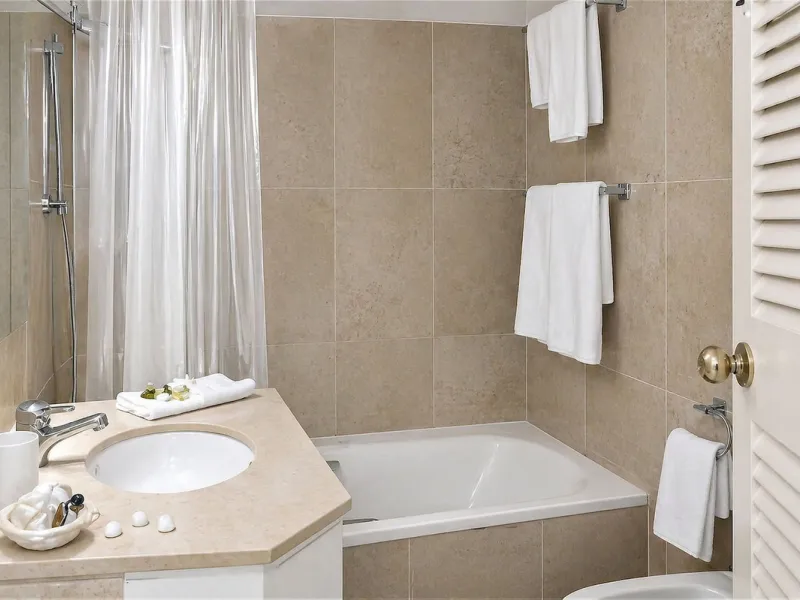 House - Detached Villa в продаже в Marbella, Málaga. В доме 5 спален и 6 ванных комнат. Площадь дома 646 м². Площадь участка 2246 м²