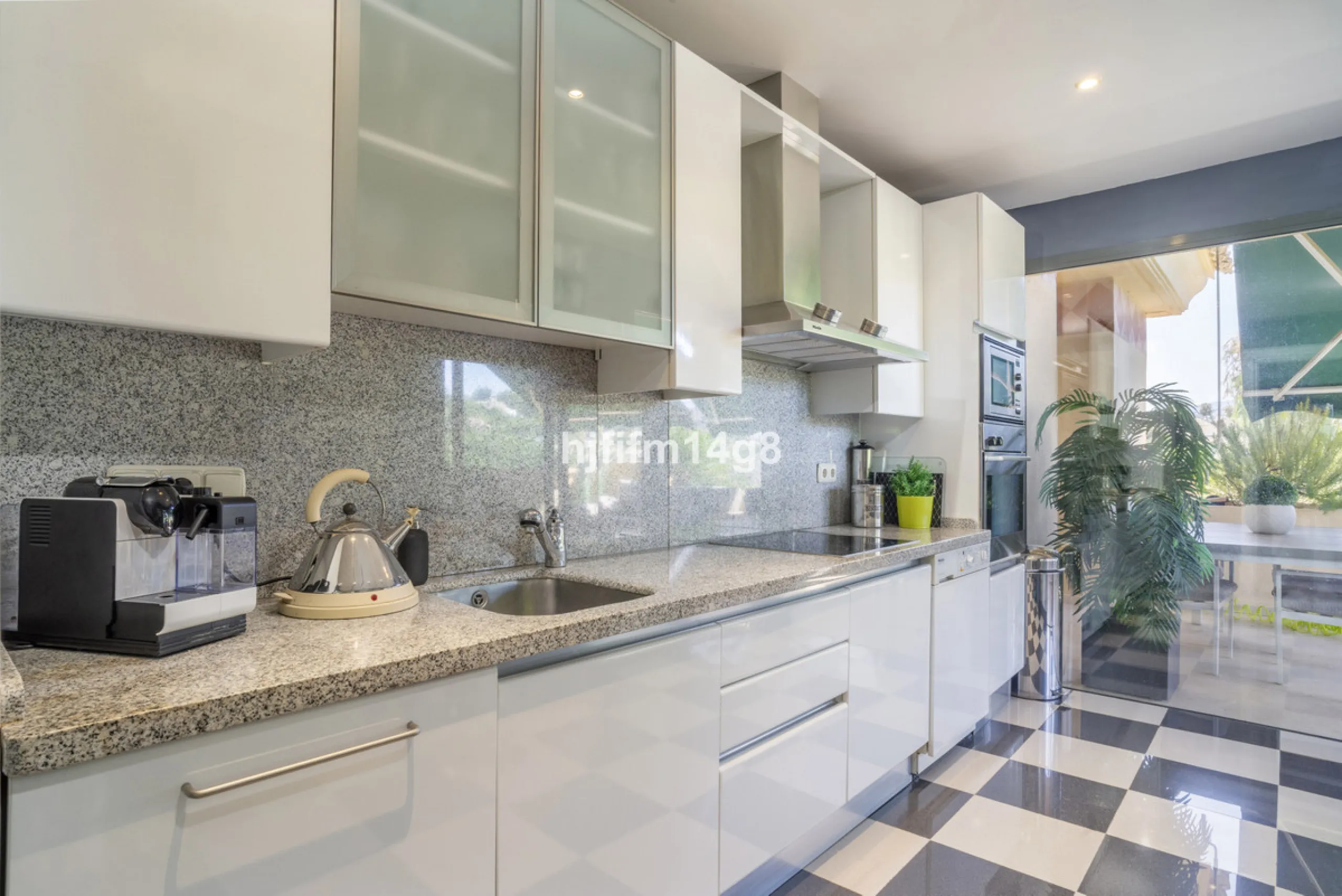 Welcome to this bright and spacious 2-bedroom penthouse in the sought-after Lorcrigolf community, perfectly positioned next to the golf course and offering spectacular views of La Concha Mountain.