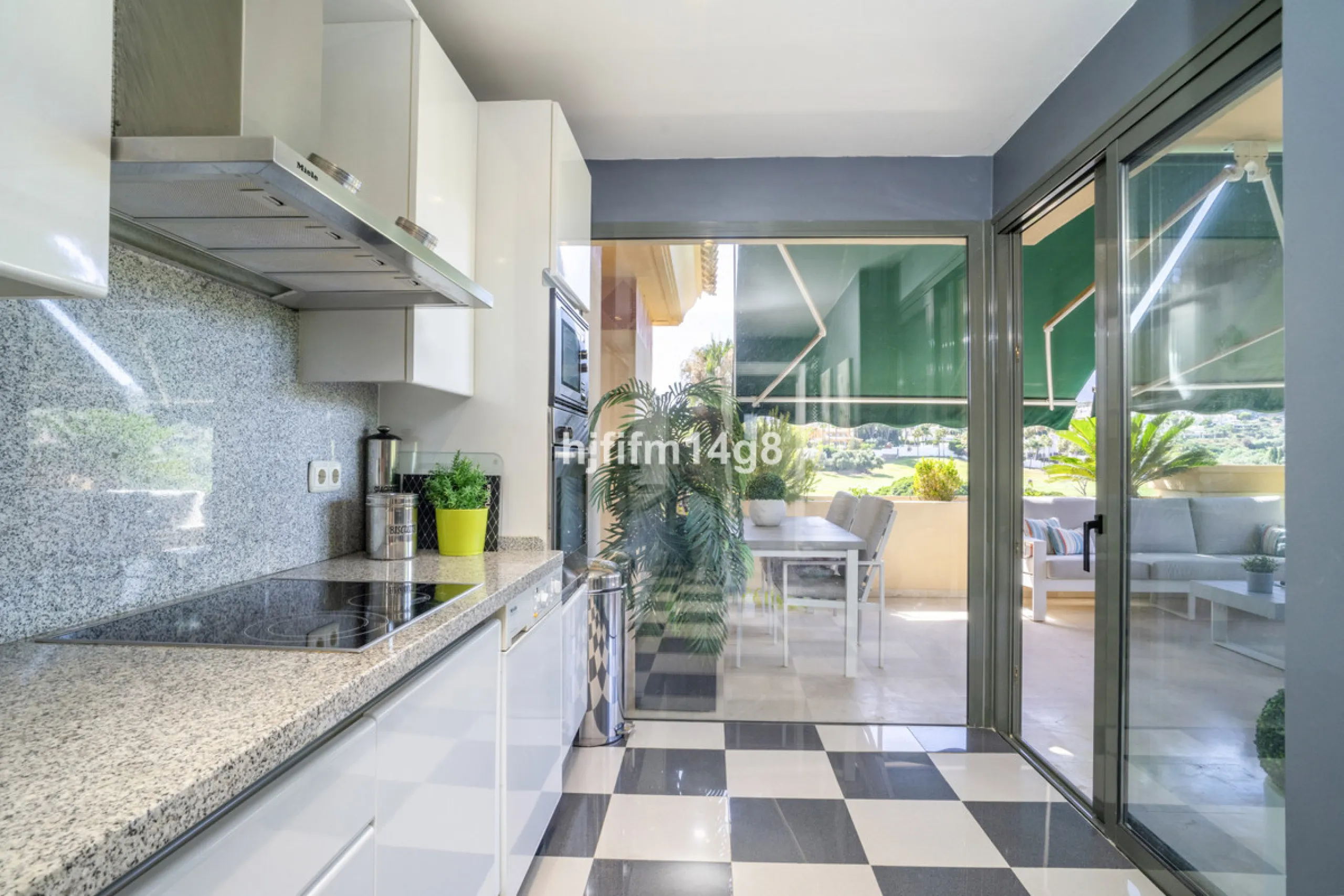 Welcome to this bright and spacious 2-bedroom penthouse in the sought-after Lorcrigolf community, perfectly positioned next to the golf course and offering spectacular views of La Concha Mountain.