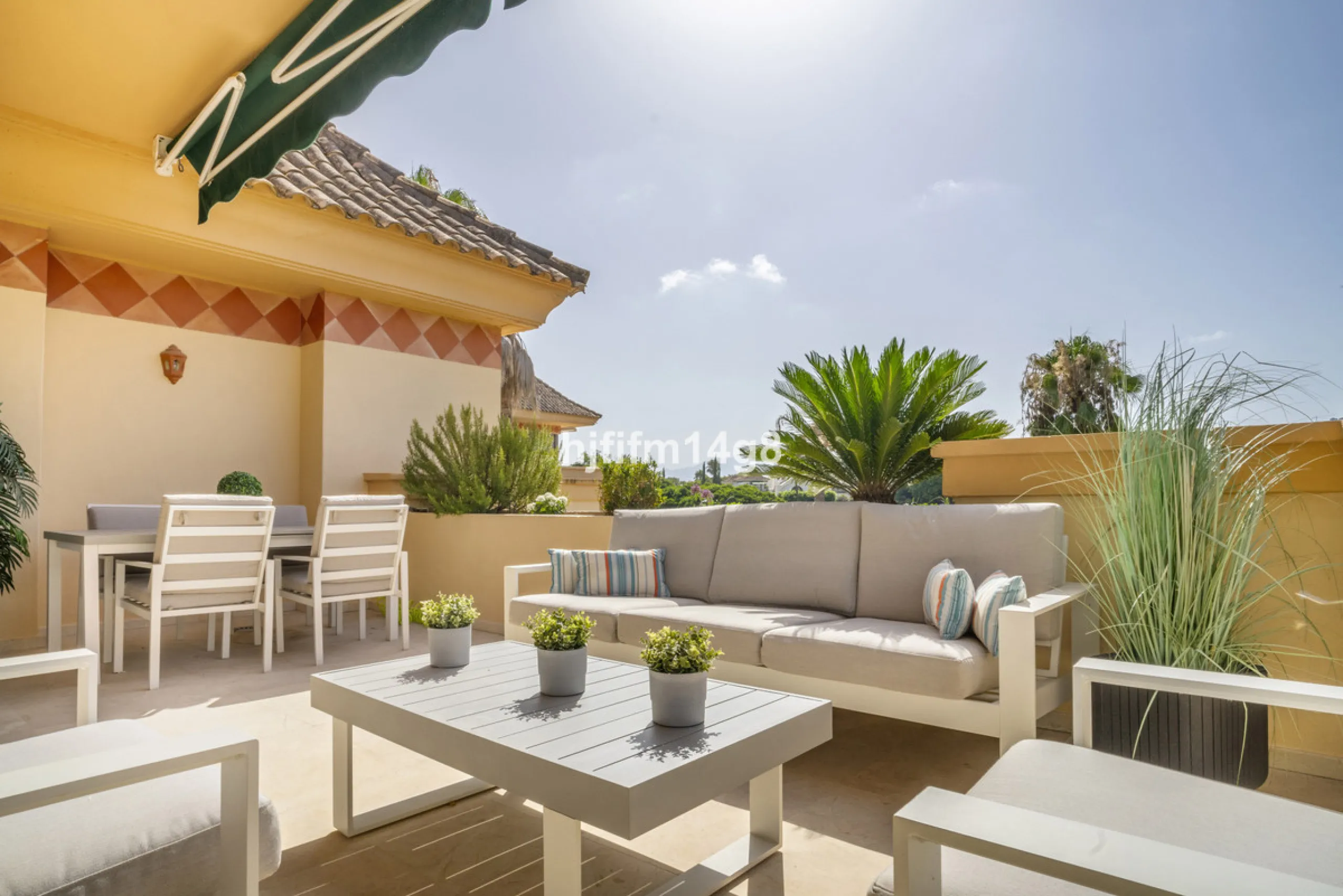 Welcome to this bright and spacious 2-bedroom penthouse in the sought-after Lorcrigolf community, perfectly positioned next to the golf course and offering spectacular views of La Concha Mountain.