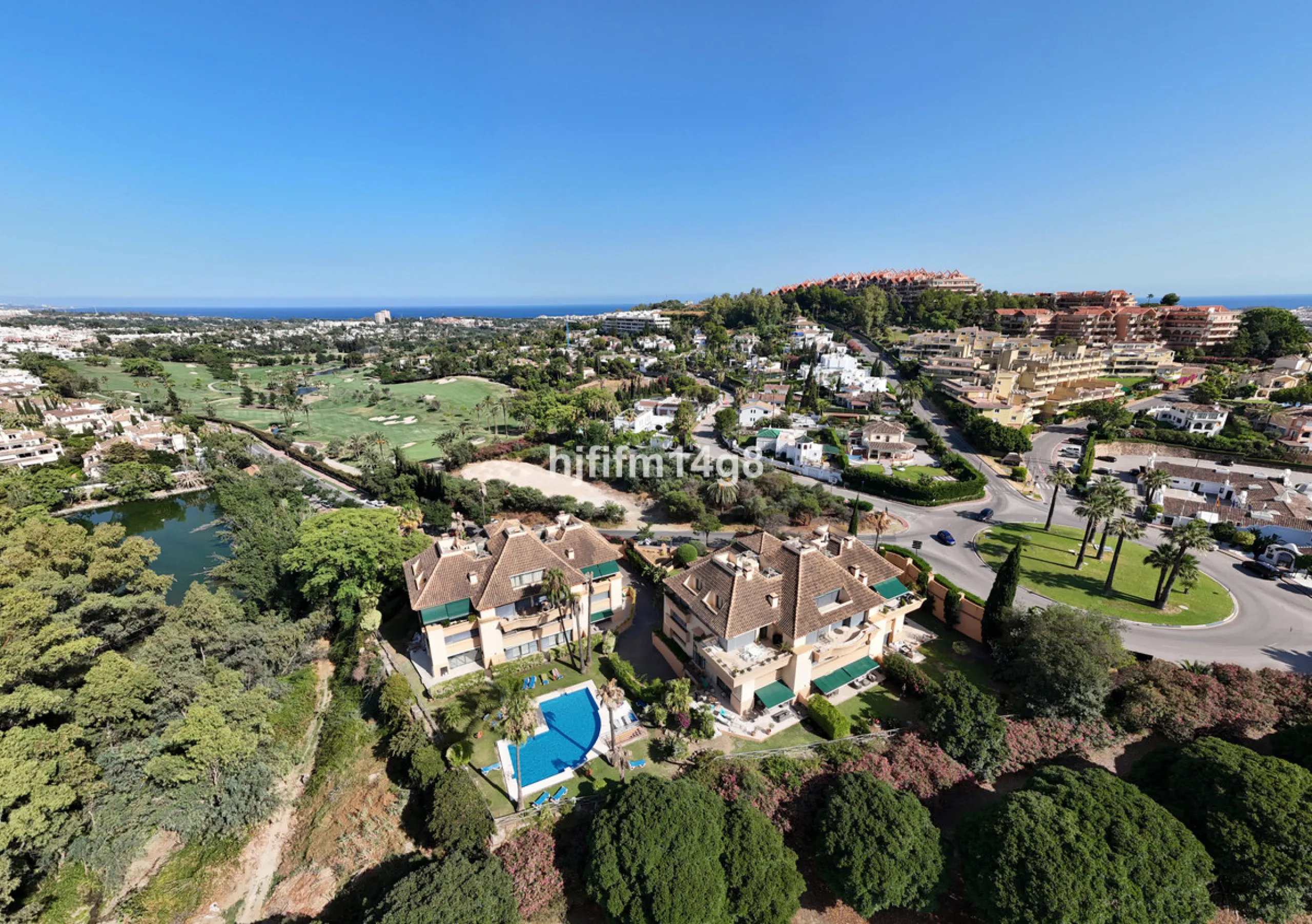 Welcome to this bright and spacious 2-bedroom penthouse in the sought-after Lorcrigolf community, perfectly positioned next to the golf course and offering spectacular views of La Concha Mountain.
