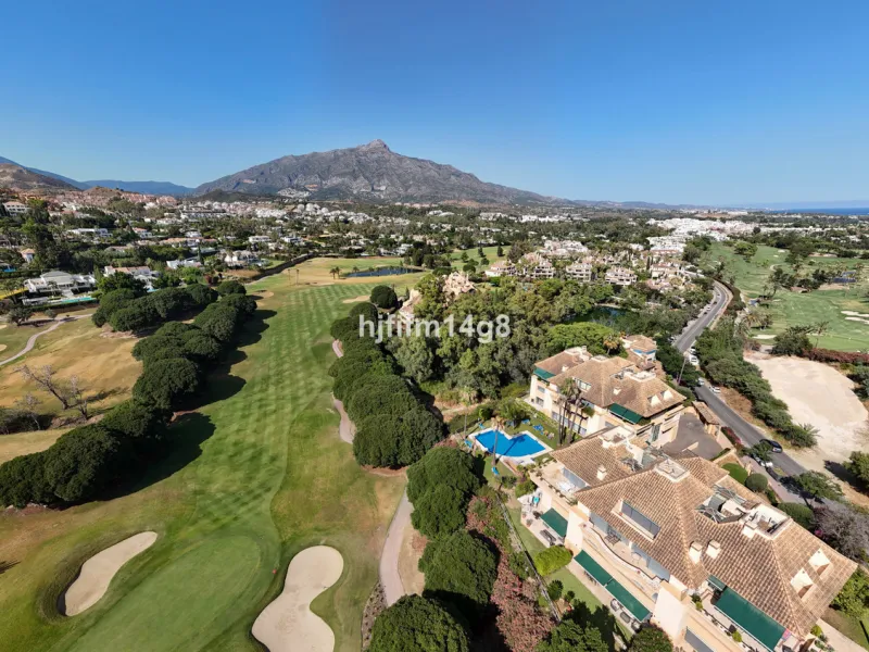 Welcome to this bright and spacious 2-bedroom penthouse in the sought-after Lorcrigolf community, perfectly positioned next to the golf course and offering spectacular views of La Concha Mountain.