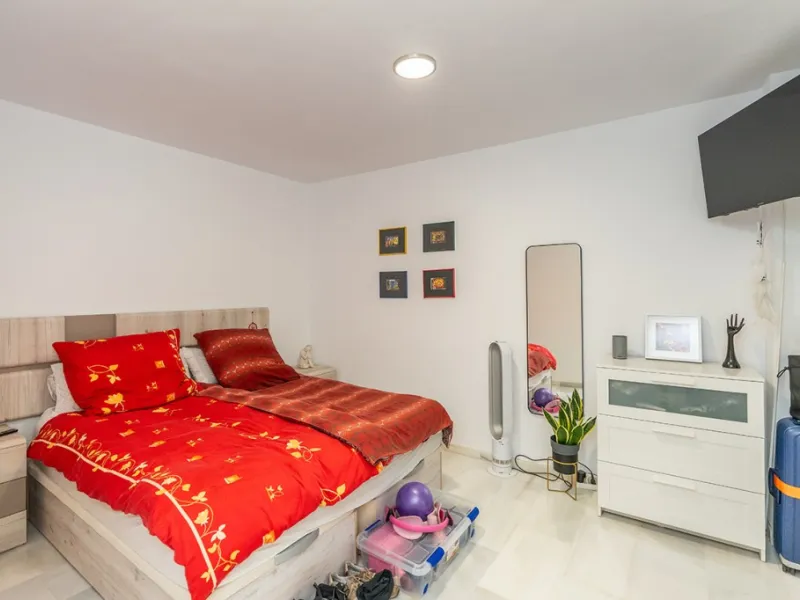 Apartment - Ground Floor Apartment в продаже в Marbella, Málaga. В доме 3 спален и 2 ванных комнат. Площадь дома 111 м². Площадь участка 105 м²