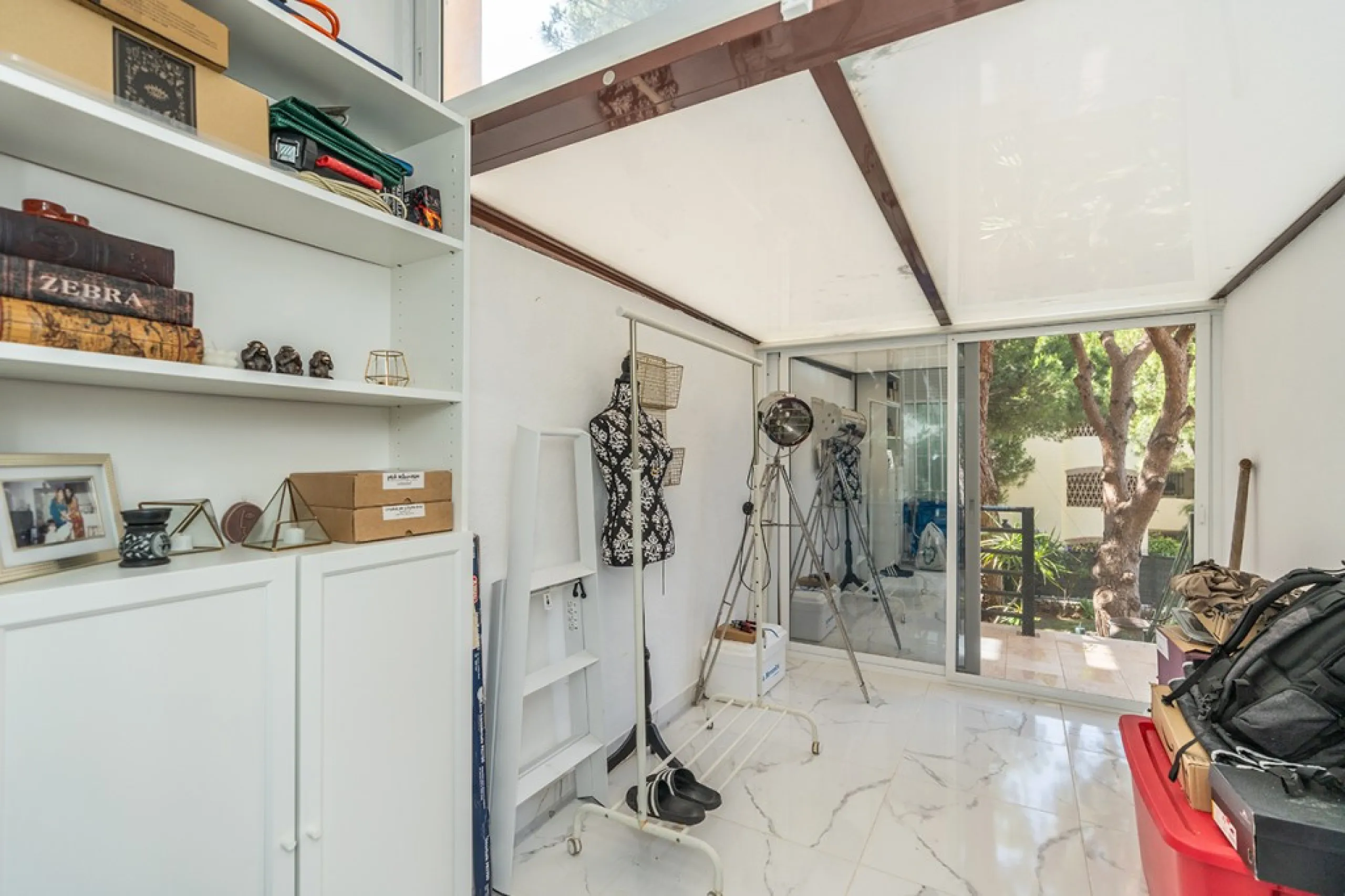 Apartment - Ground Floor Apartment в продаже в Marbella, Málaga. В доме 3 спален и 2 ванных комнат. Площадь дома 111 м². Площадь участка 105 м²