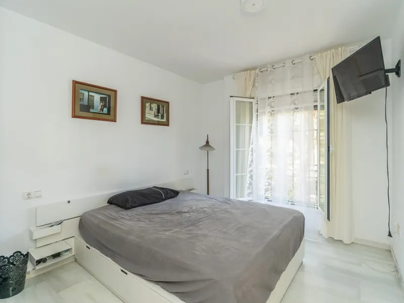 Apartment - Ground Floor Apartment в продаже в Marbella, Málaga. В доме 3 спален и 2 ванных комнат. Площадь дома 111 м². Площадь участка 105 м²