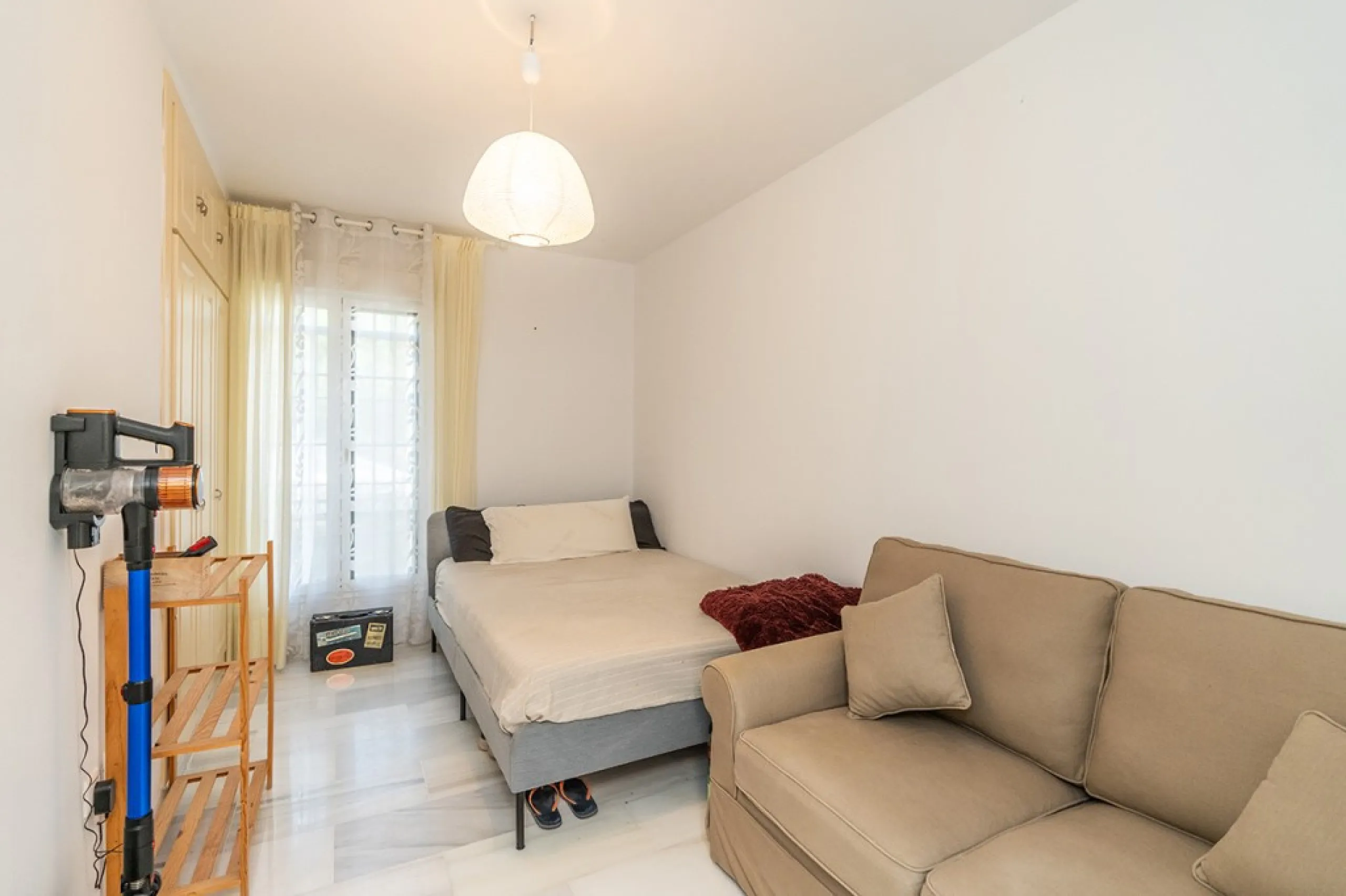 Apartment - Ground Floor Apartment в продаже в Marbella, Málaga. В доме 3 спален и 2 ванных комнат. Площадь дома 111 м². Площадь участка 105 м²