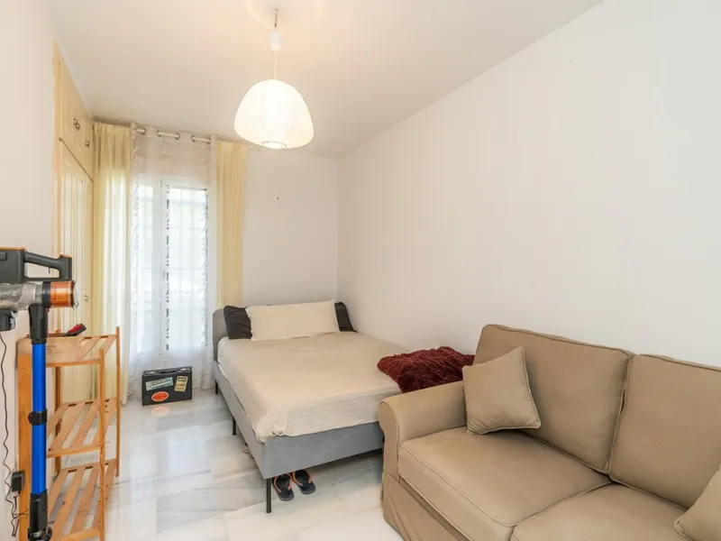 Apartment - Ground Floor Apartment в продаже в Marbella, Málaga. В доме 3 спален и 2 ванных комнат. Площадь дома 111 м². Площадь участка 105 м²