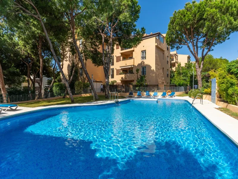 Apartment - Ground Floor Apartment в продаже в Marbella, Málaga. В доме 3 спален и 2 ванных комнат. Площадь дома 111 м². Площадь участка 105 м²