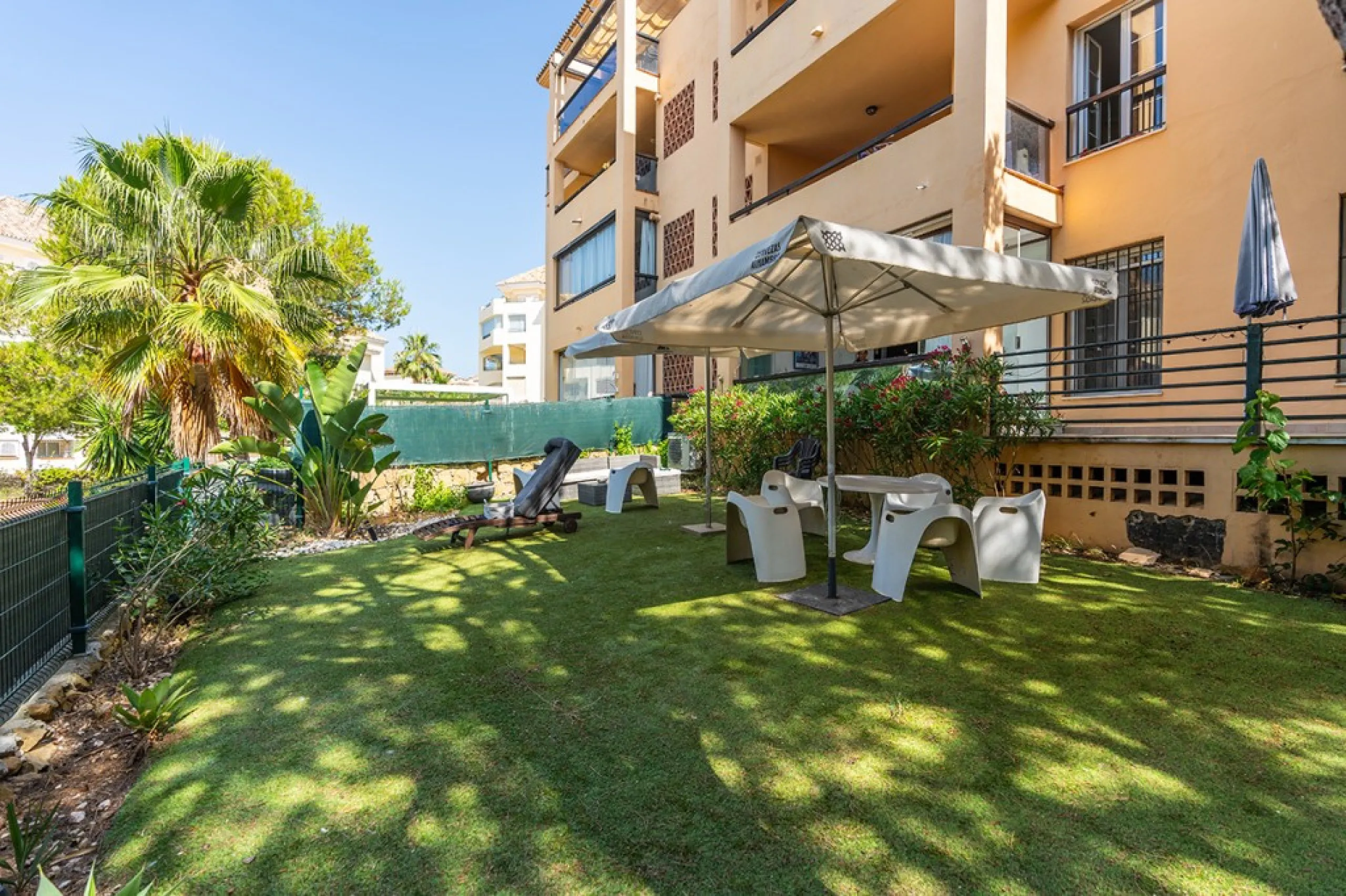 Apartment - Ground Floor Apartment в продаже в Marbella, Málaga. В доме 3 спален и 2 ванных комнат. Площадь дома 111 м². Площадь участка 105 м²
