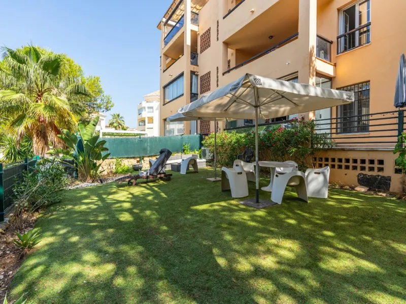 Apartment - Ground Floor Apartment в продаже в Marbella, Málaga. В доме 3 спален и 2 ванных комнат. Площадь дома 111 м². Площадь участка 105 м²