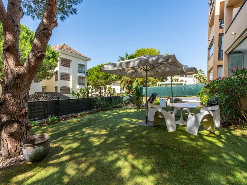 Apartment - Ground Floor Apartment в продаже в Marbella, Málaga. В доме 3 спален и 2 ванных комнат. Площадь дома 111 м². Площадь участка 105 м²