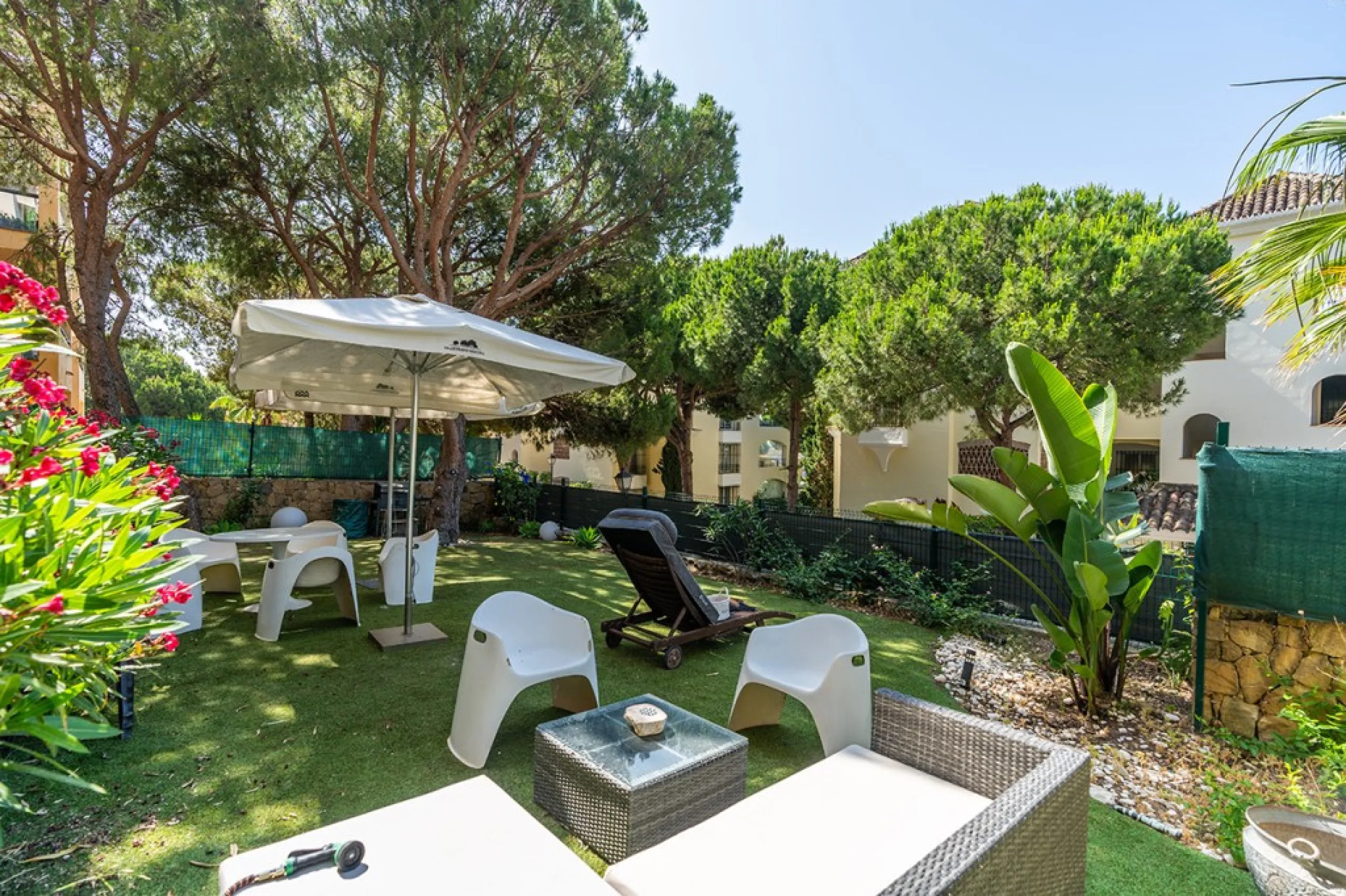 Apartment - Ground Floor Apartment в продаже в Marbella, Málaga. В доме 3 спален и 2 ванных комнат. Площадь дома 111 м². Площадь участка 105 м²