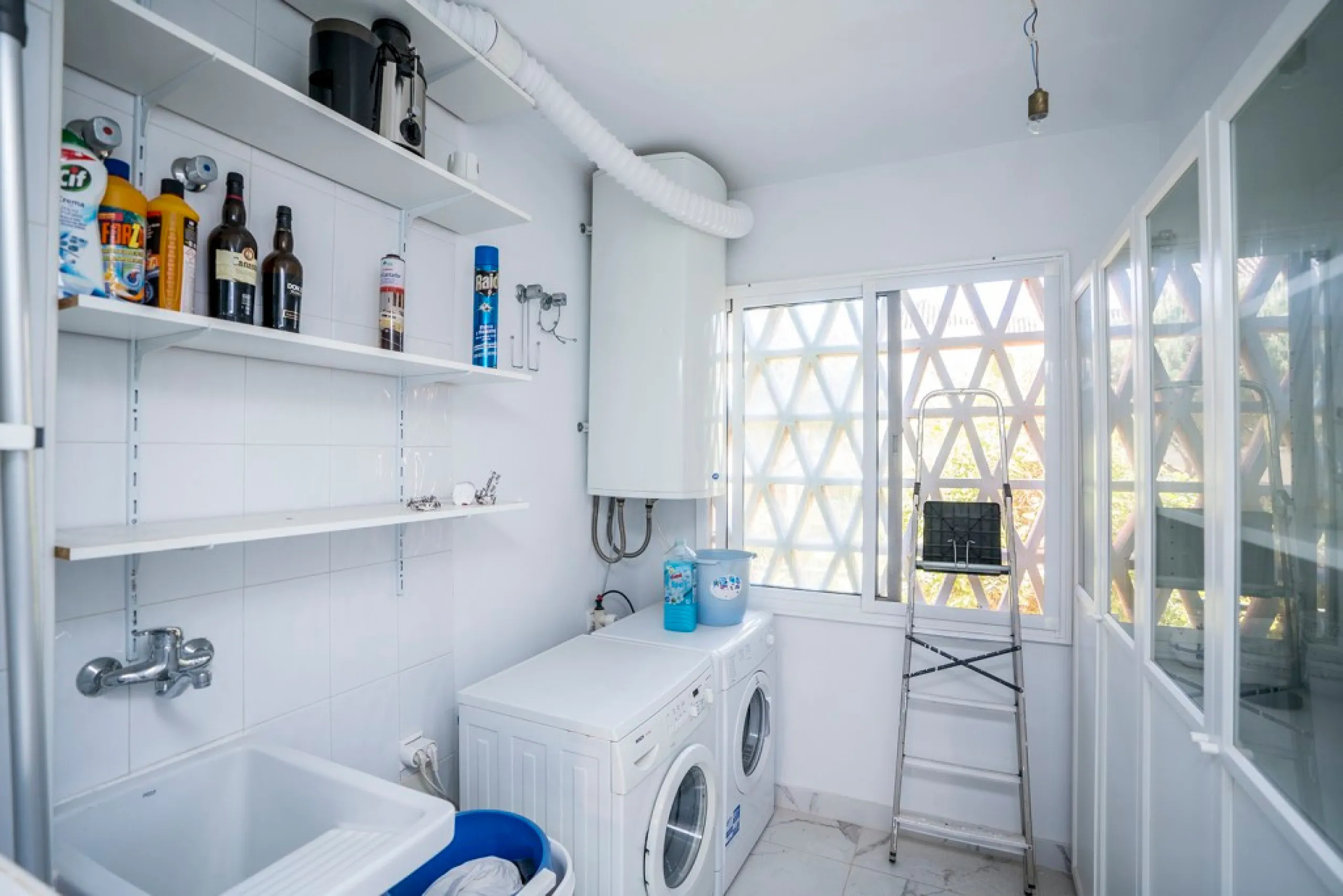 Apartment - Ground Floor Apartment в продаже в Marbella, Málaga. В доме 3 спален и 2 ванных комнат. Площадь дома 111 м². Площадь участка 105 м²