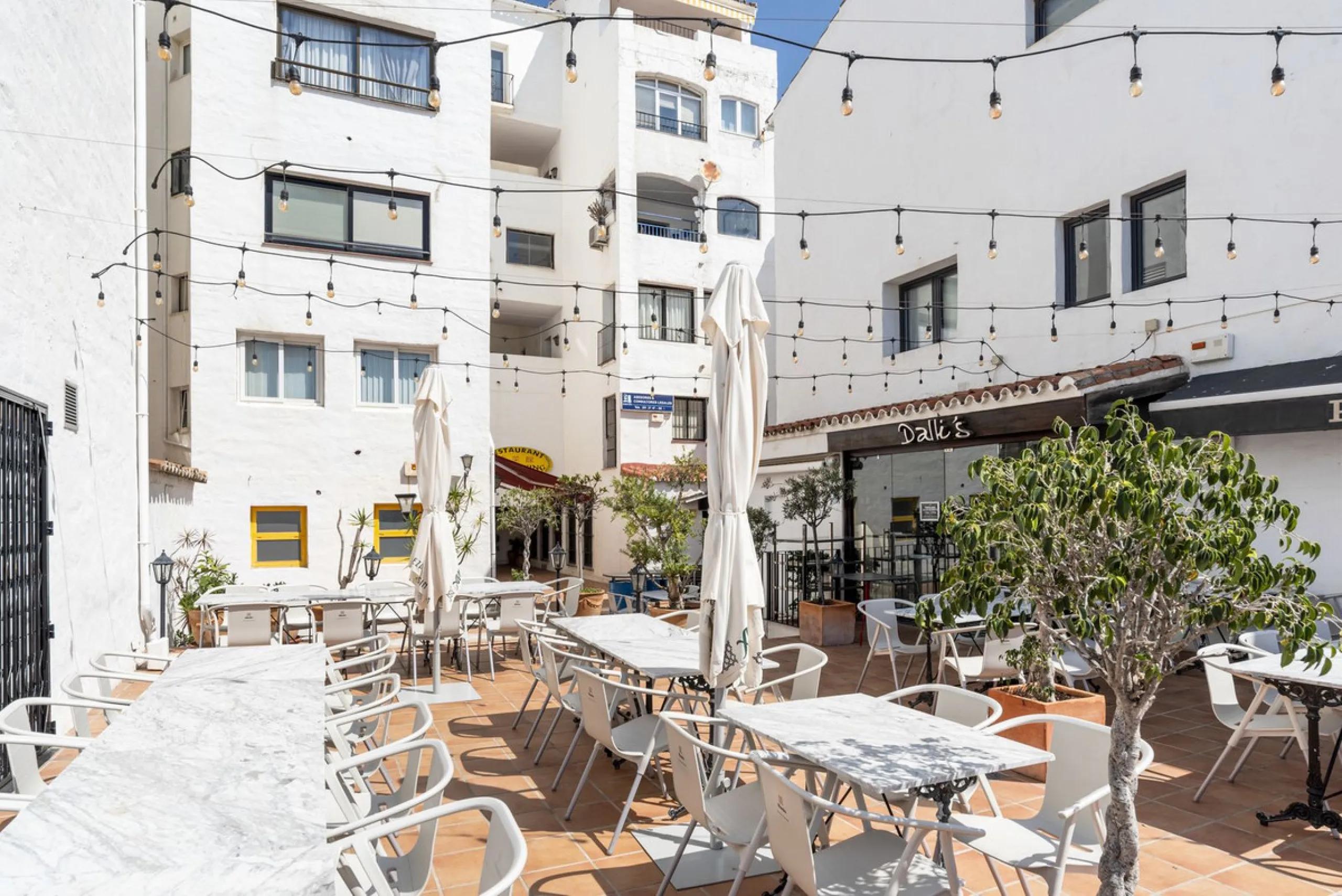 Apartment - Middle Floor Apartment в продаже в Marbella, Málaga. В доме 2 спален и 1 ванных комнат. Площадь дома 102 м²