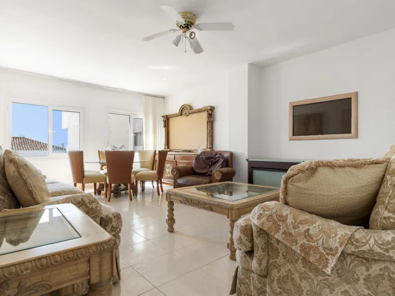 Apartment - Middle Floor Apartment в продаже в Marbella, Málaga. В доме 2 спален и 1 ванных комнат. Площадь дома 102 м²
