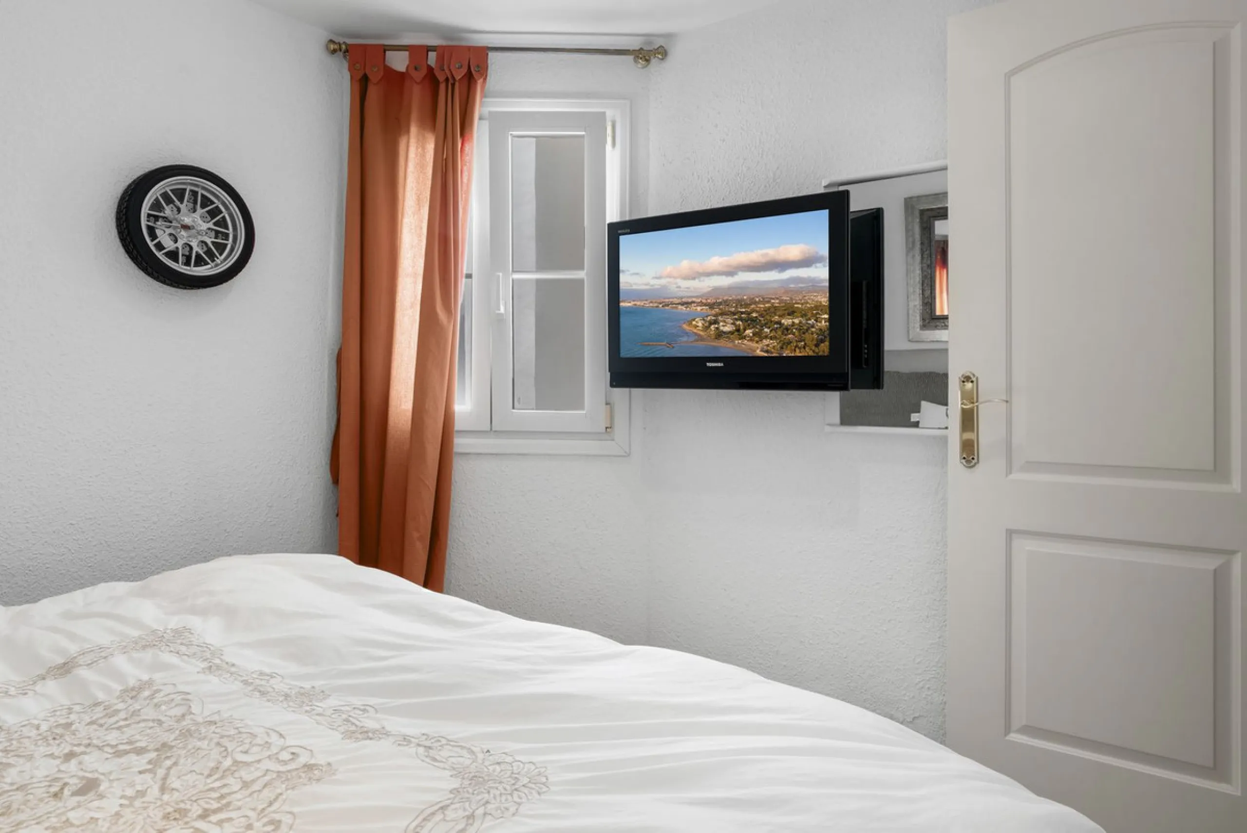 Apartment - Middle Floor Apartment в продаже в Marbella, Málaga. В доме 2 спален и 1 ванных комнат. Площадь дома 102 м²