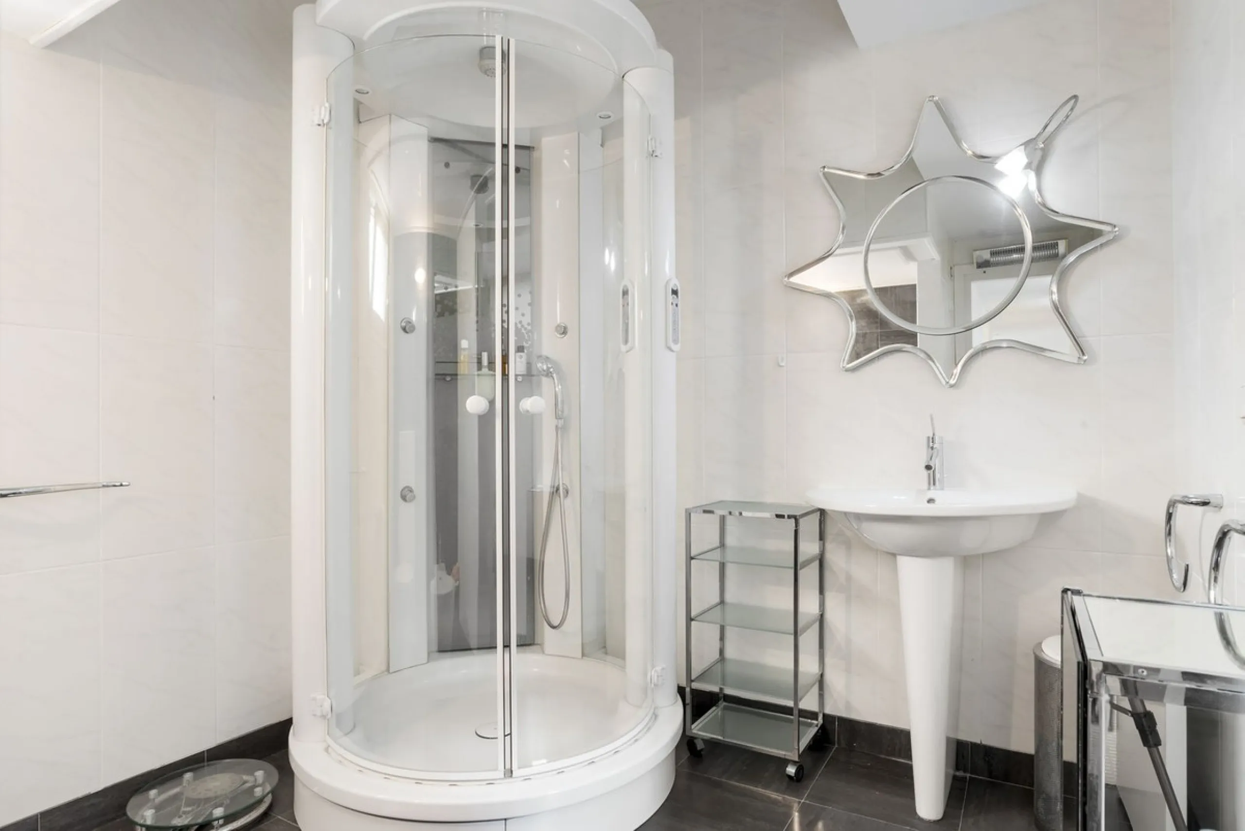 Apartment - Middle Floor Apartment в продаже в Marbella, Málaga. В доме 2 спален и 1 ванных комнат. Площадь дома 102 м²