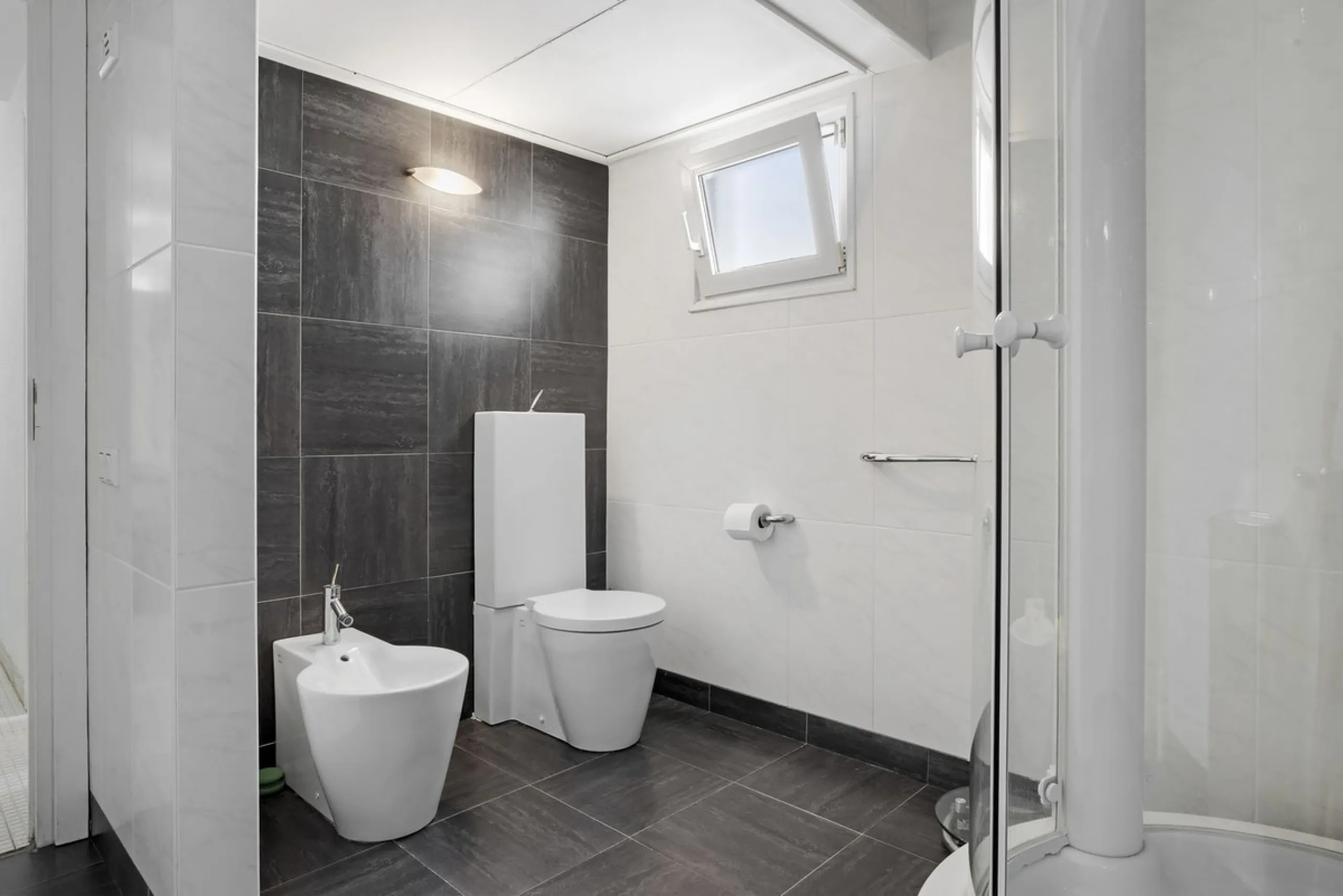 Apartment - Middle Floor Apartment в продаже в Marbella, Málaga. В доме 2 спален и 1 ванных комнат. Площадь дома 102 м²