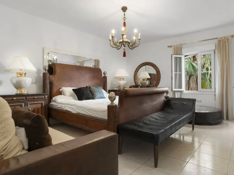 Apartment - Middle Floor Apartment в продаже в Marbella, Málaga. В доме 2 спален и 1 ванных комнат. Площадь дома 102 м²