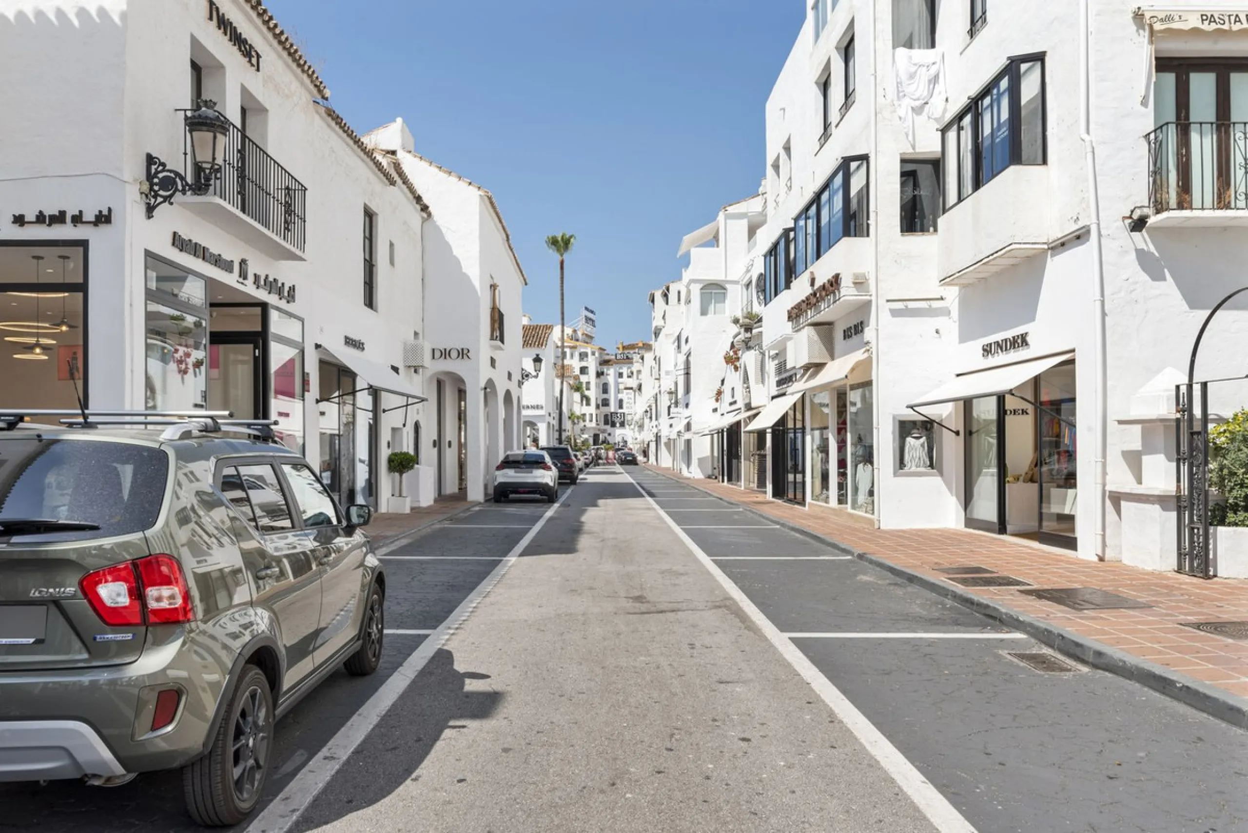 Apartment - Middle Floor Apartment в продаже в Marbella, Málaga. В доме 2 спален и 1 ванных комнат. Площадь дома 102 м²