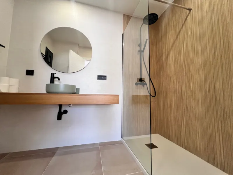 House - Detached Villa в продаже в Estepona, Málaga. В доме 3 спален и 4 ванных комнат. Площадь дома 257 м². Площадь участка 2626 м²