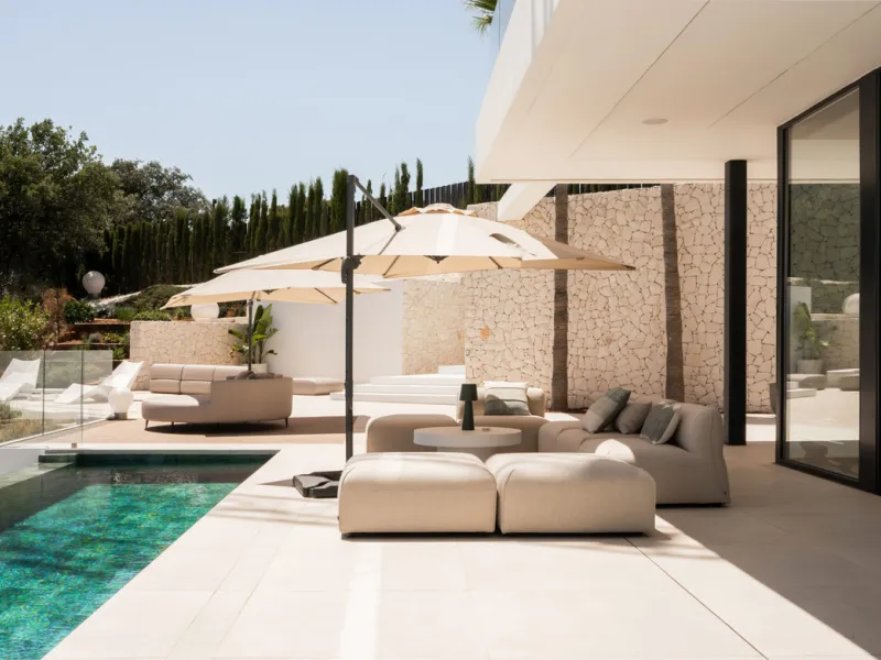 House - Detached Villa в продаже в Benahavís, Málaga. В доме 4 спален и 7 ванных комнат. Площадь дома 1847 м². Площадь участка 2068 м²