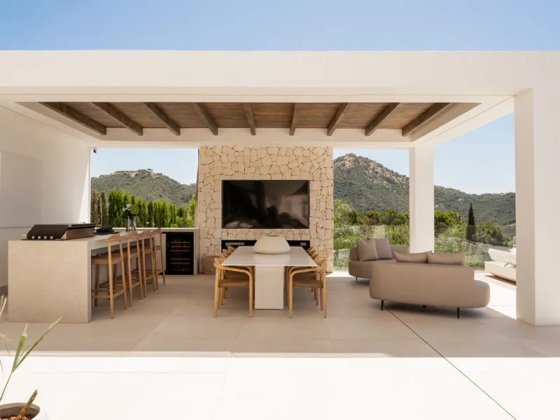House - Detached Villa в продаже в Benahavís, Málaga. В доме 4 спален и 7 ванных комнат. Площадь дома 1847 м². Площадь участка 2068 м²