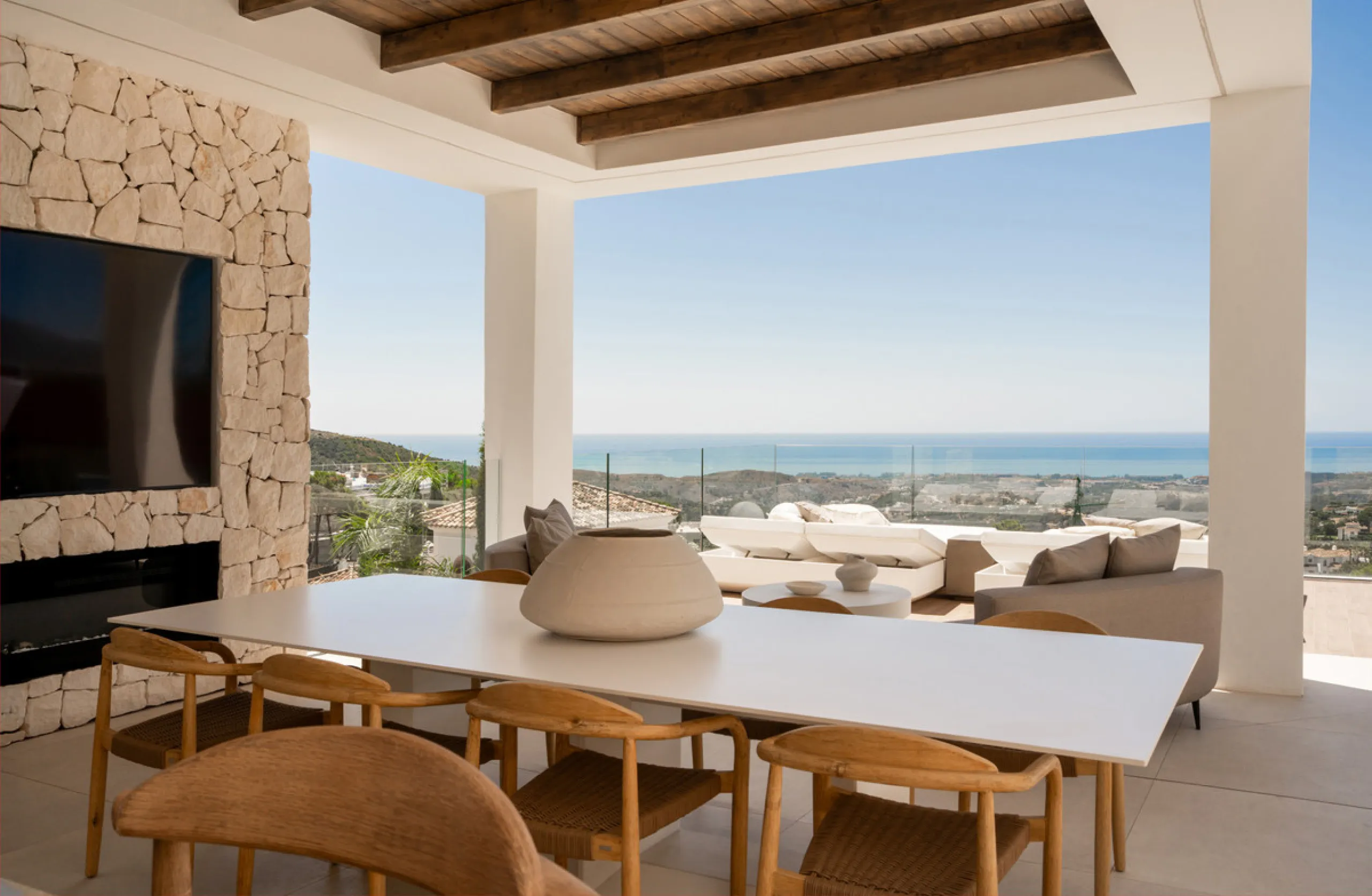 House - Detached Villa в продаже в Benahavís, Málaga. В доме 4 спален и 7 ванных комнат. Площадь дома 1847 м². Площадь участка 2068 м²