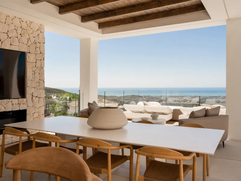 House - Detached Villa в продаже в Benahavís, Málaga. В доме 4 спален и 7 ванных комнат. Площадь дома 1847 м². Площадь участка 2068 м²