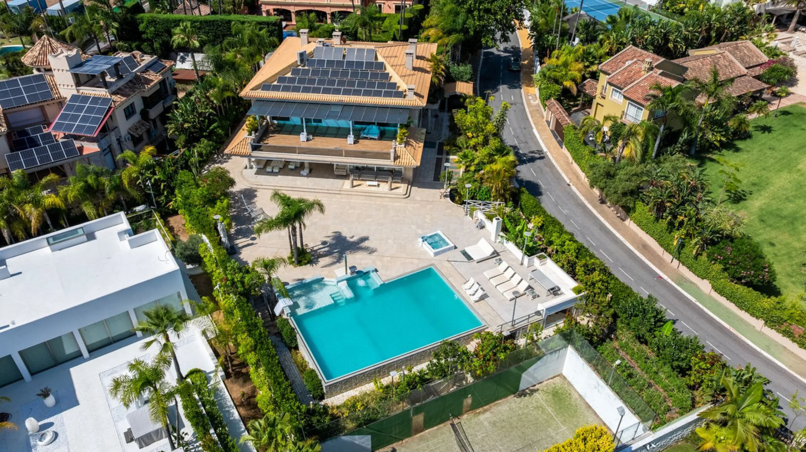 Spectacular 8-Bedroom Villa in Bahia de Marbella, Los Monteros