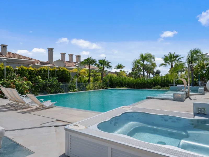 Spectacular 8-Bedroom Villa in Bahia de Marbella, Los Monteros