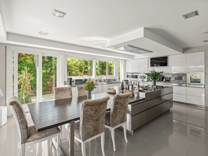 Spectacular 8-Bedroom Villa in Bahia de Marbella, Los Monteros