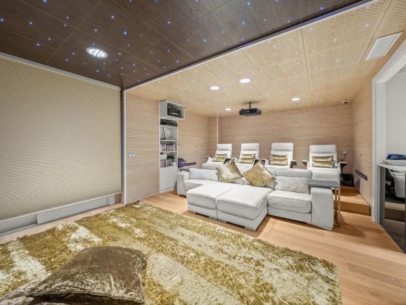 Spectacular 8-Bedroom Villa in Bahia de Marbella, Los Monteros