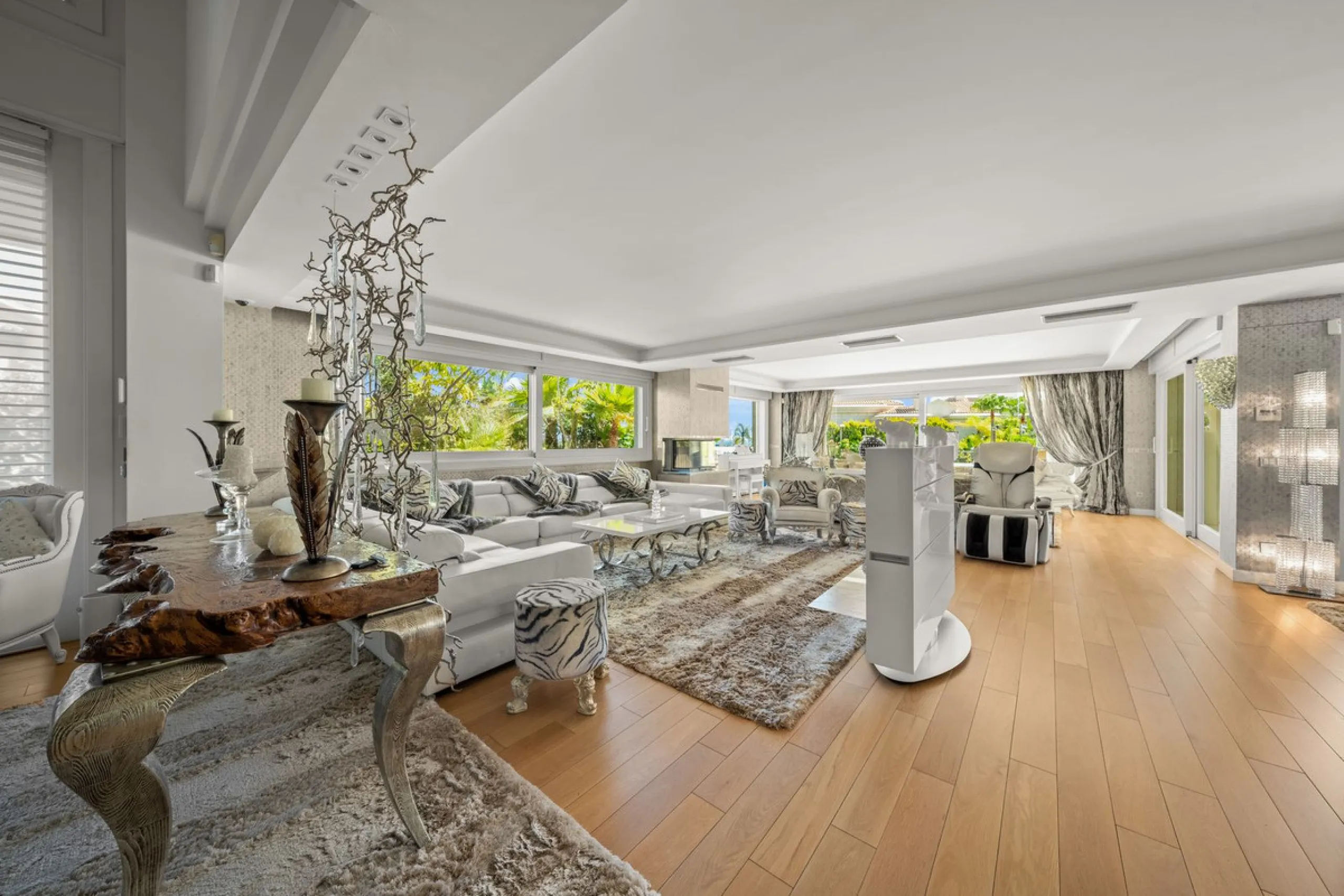 Spectacular 8-Bedroom Villa in Bahia de Marbella, Los Monteros