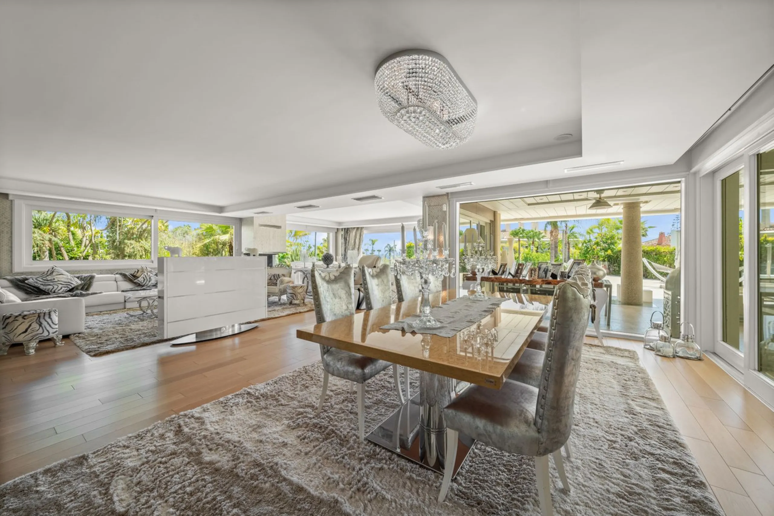 Spectacular 8-Bedroom Villa in Bahia de Marbella, Los Monteros