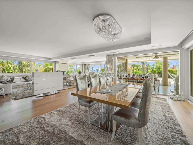 Spectacular 8-Bedroom Villa in Bahia de Marbella, Los Monteros