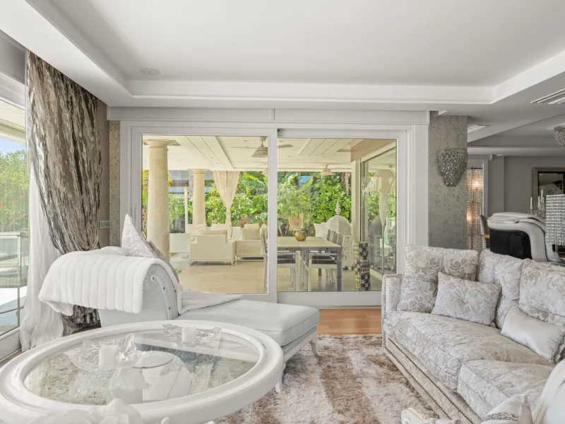 Spectacular 8-Bedroom Villa in Bahia de Marbella, Los Monteros