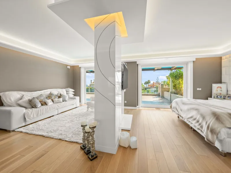 Spectacular 8-Bedroom Villa in Bahia de Marbella, Los Monteros