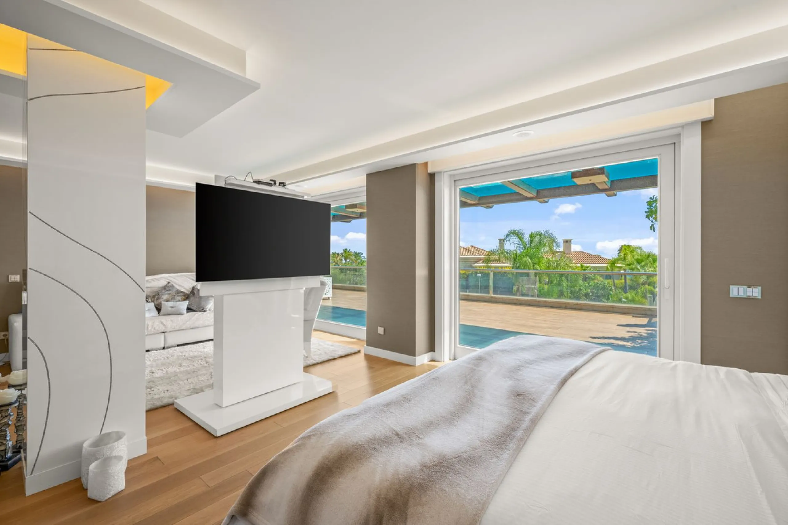 Spectacular 8-Bedroom Villa in Bahia de Marbella, Los Monteros