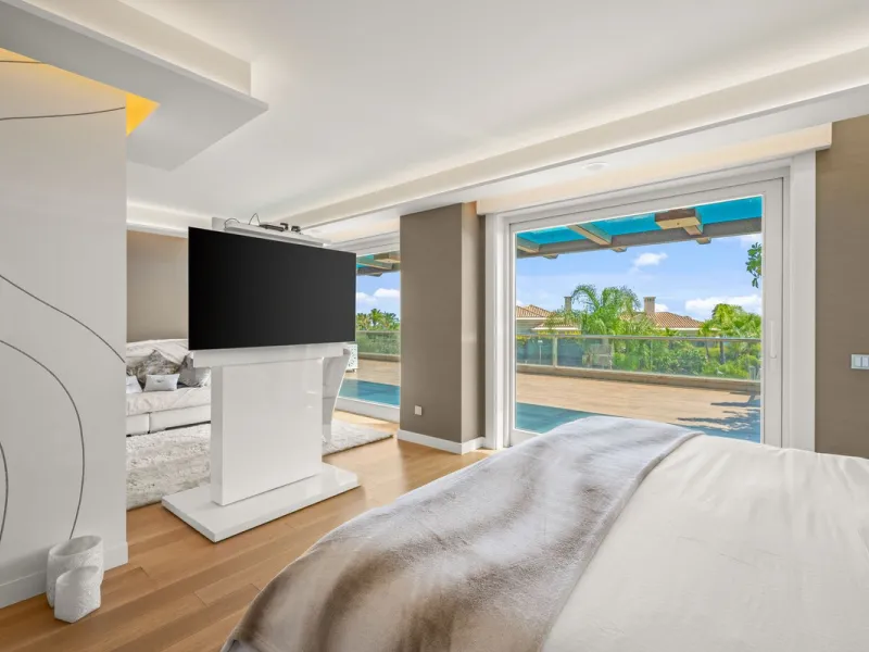 Spectacular 8-Bedroom Villa in Bahia de Marbella, Los Monteros