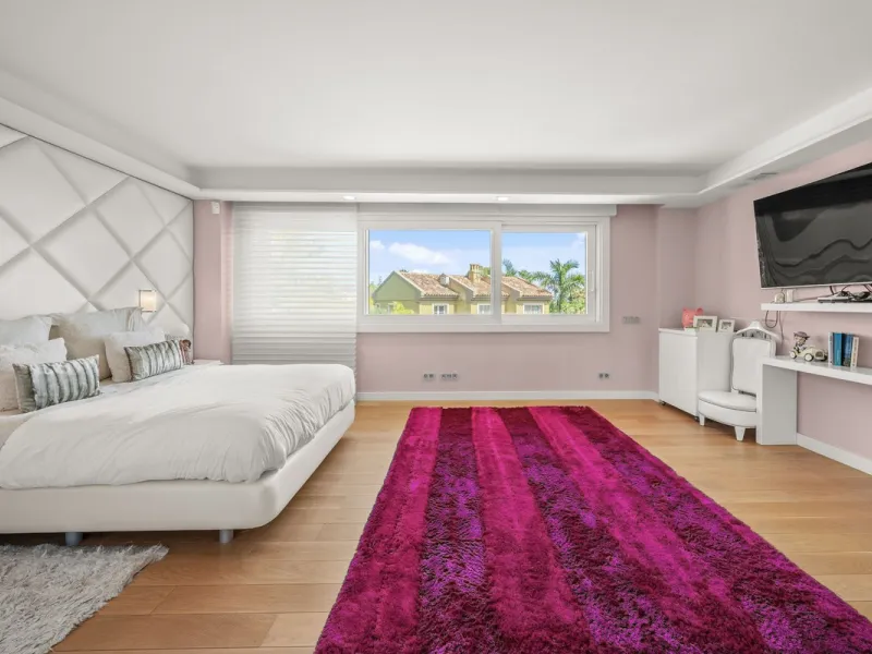 Spectacular 8-Bedroom Villa in Bahia de Marbella, Los Monteros