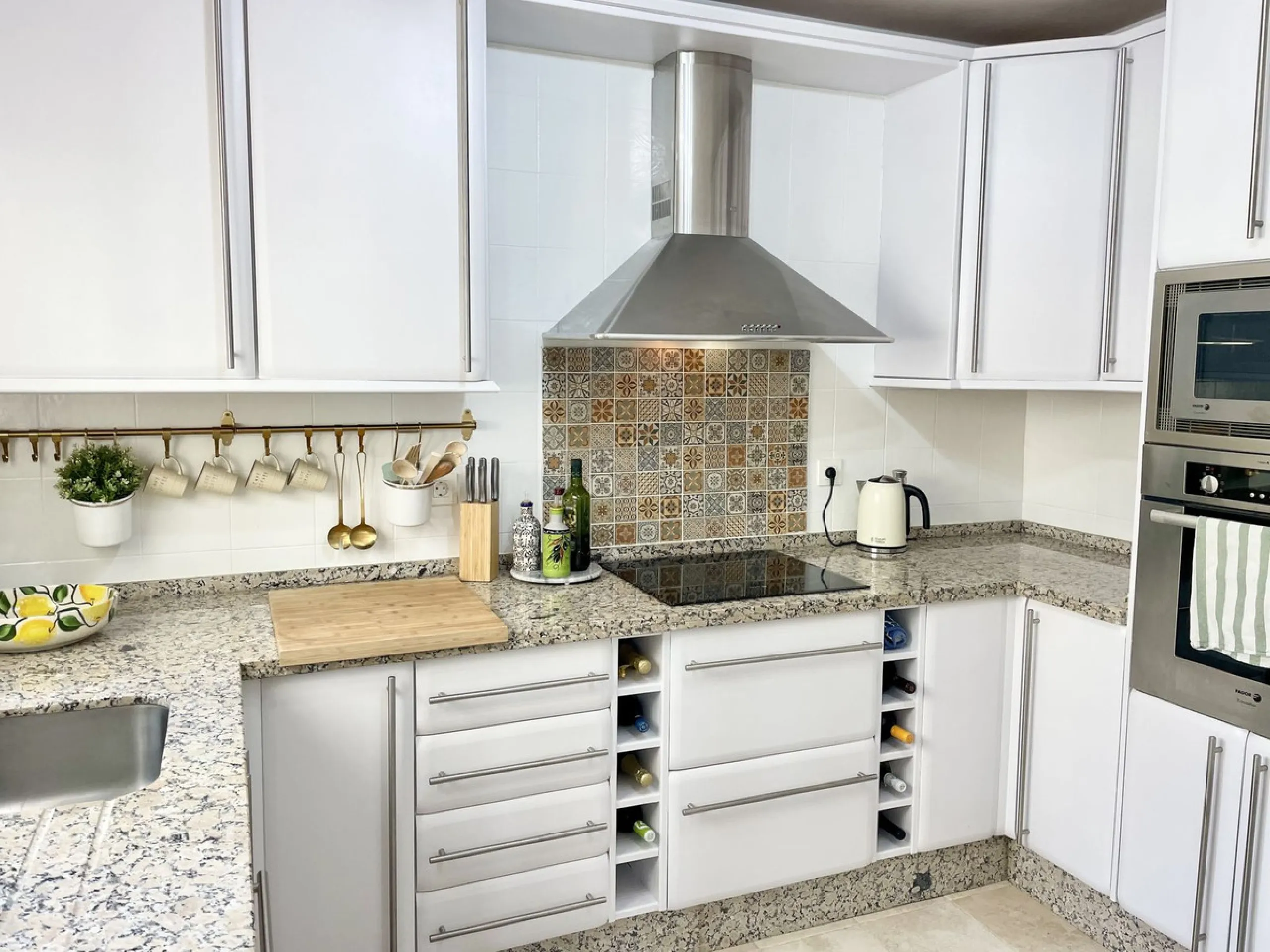 Charming Townhouse in the Idyllic Puebla Aida Community!