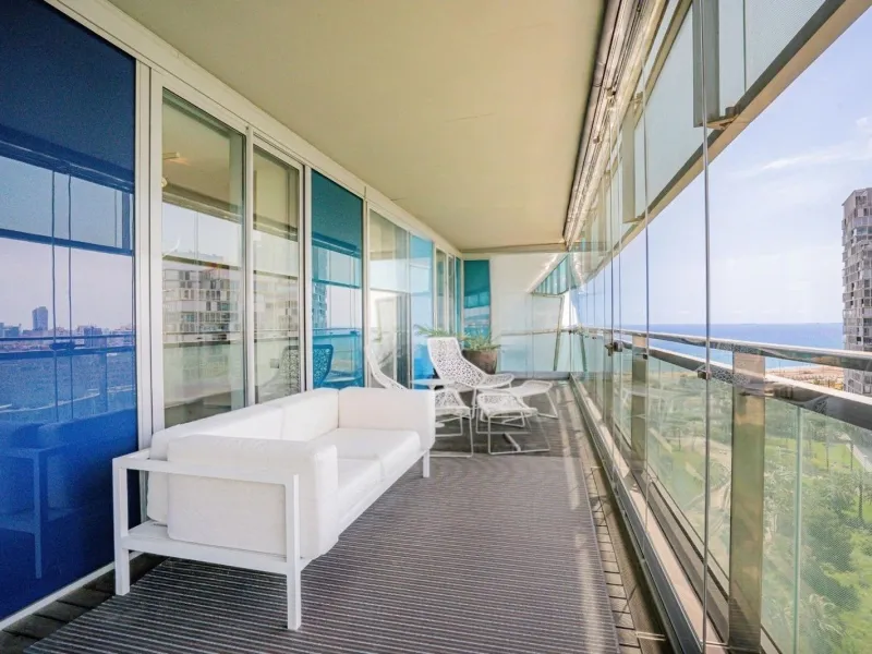 Exclusive bright apartment near the sea in Diagonal Mar, Barcelona