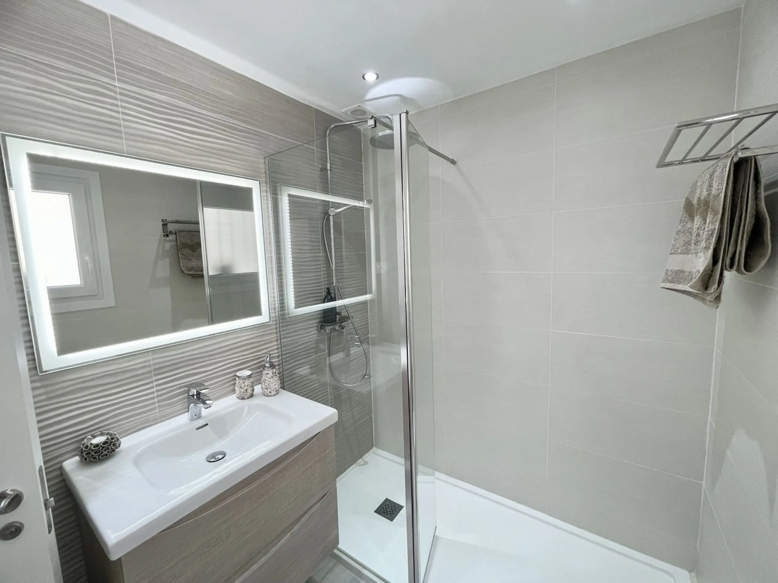 Charming Townhouse in the Idyllic Puebla Aida Community!