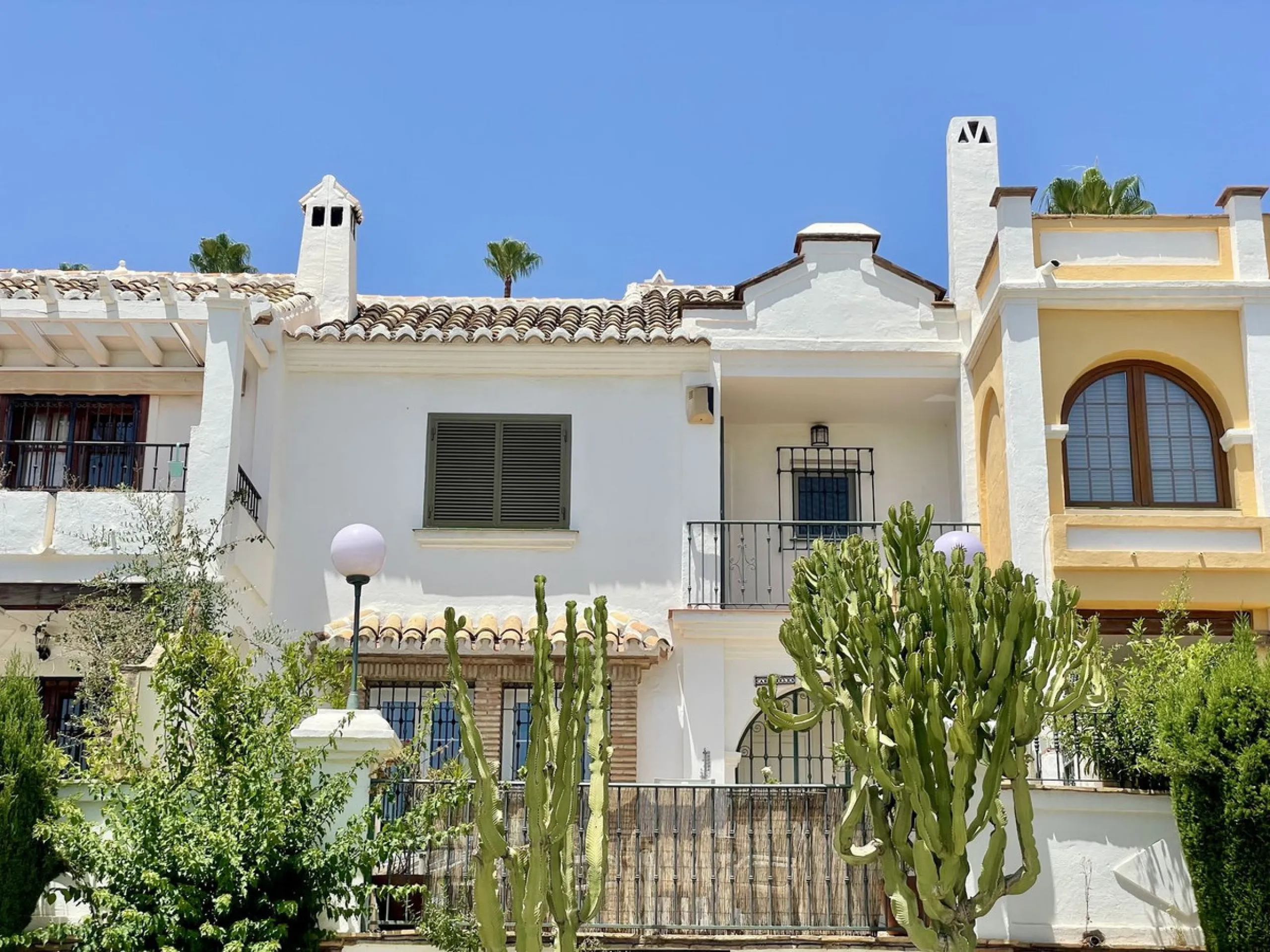Charming Townhouse in the Idyllic Puebla Aida Community!