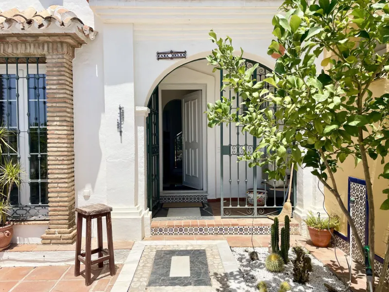 Charming Townhouse in the Idyllic Puebla Aida Community!