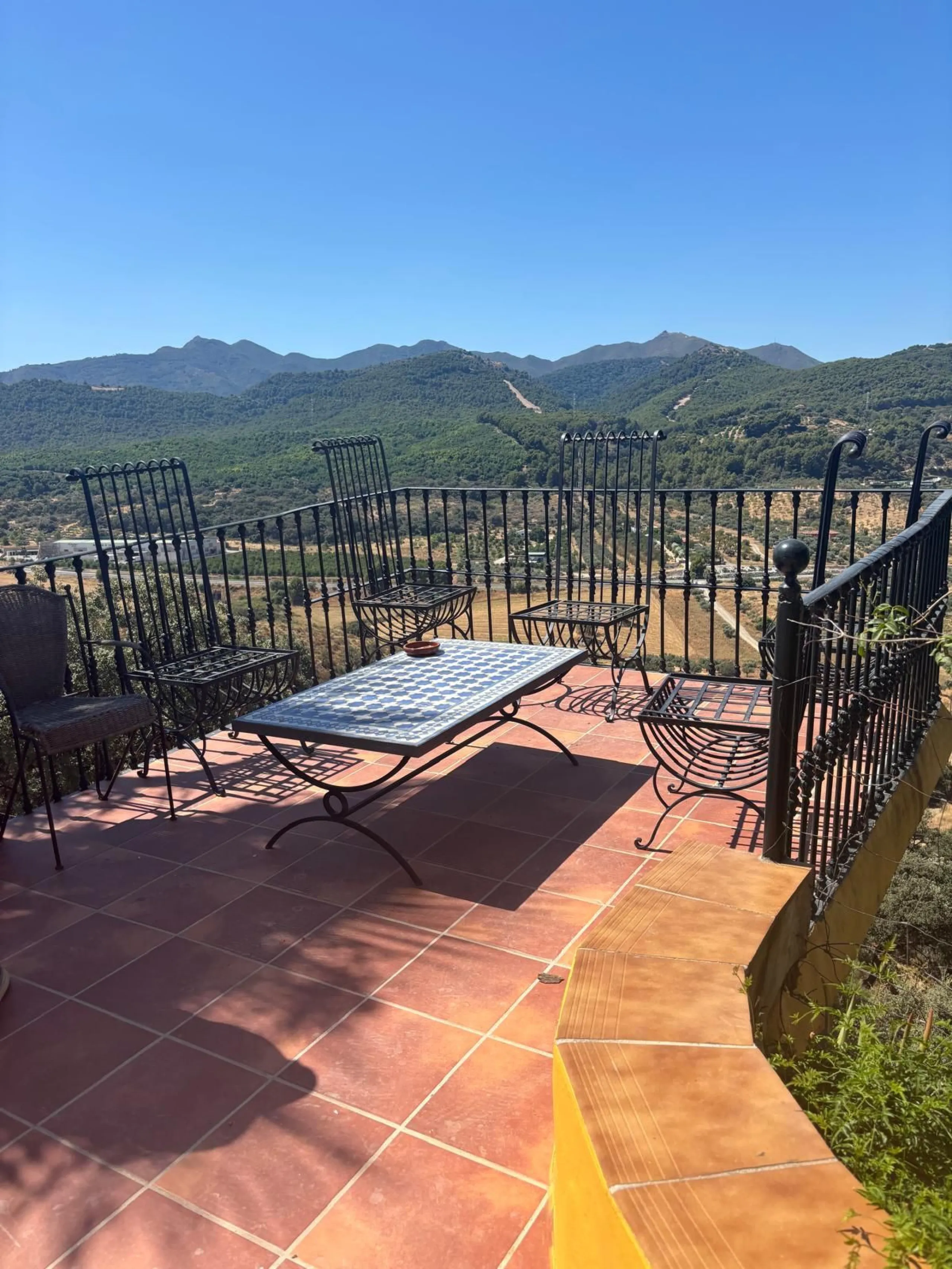 Farm with many possibilities of 15 hectares in Coin near Monda, it has a bullring, farmhouse, celebration halls