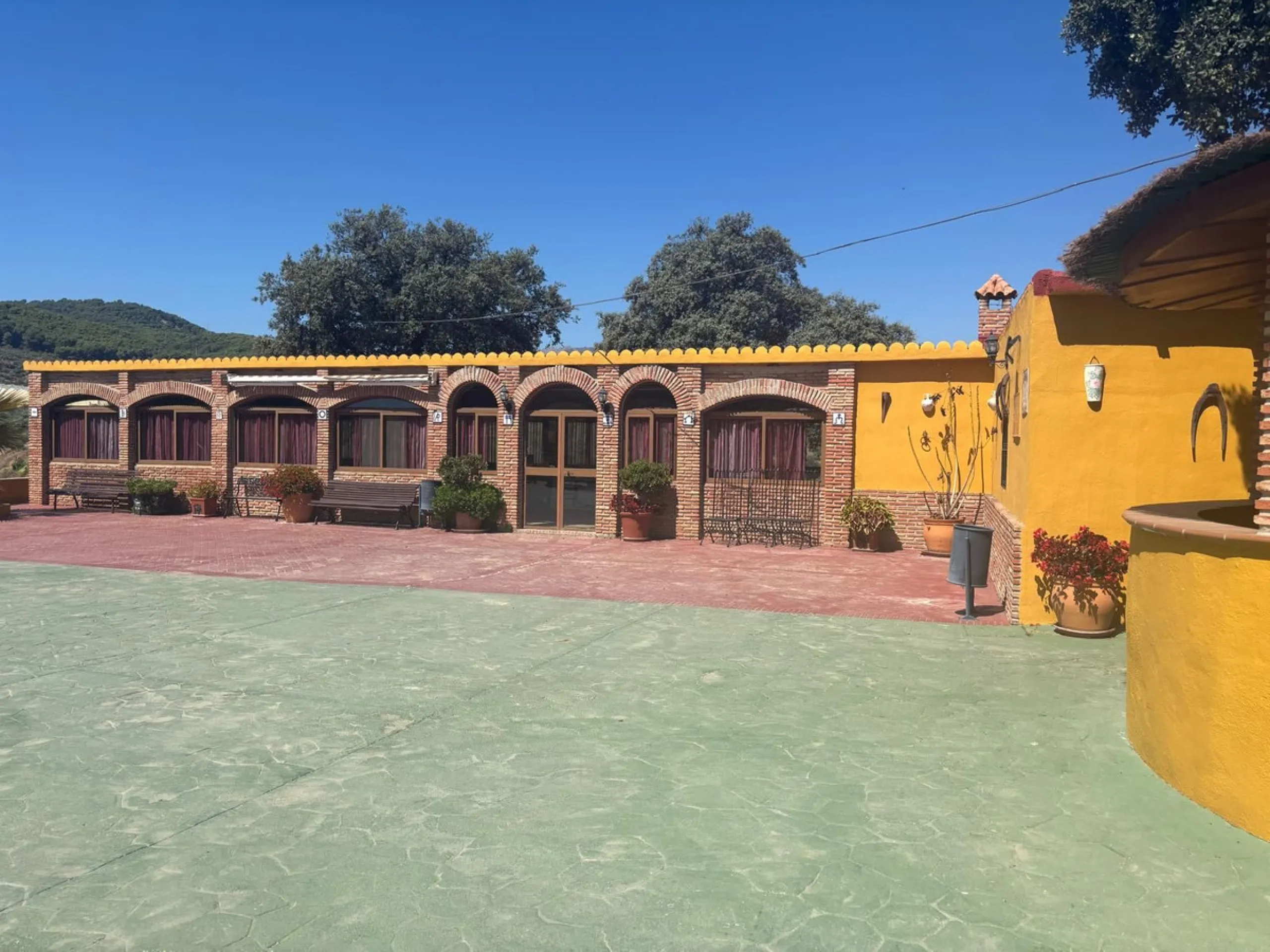 Farm with many possibilities of 15 hectares in Coin near Monda, it has a bullring, farmhouse, celebration halls